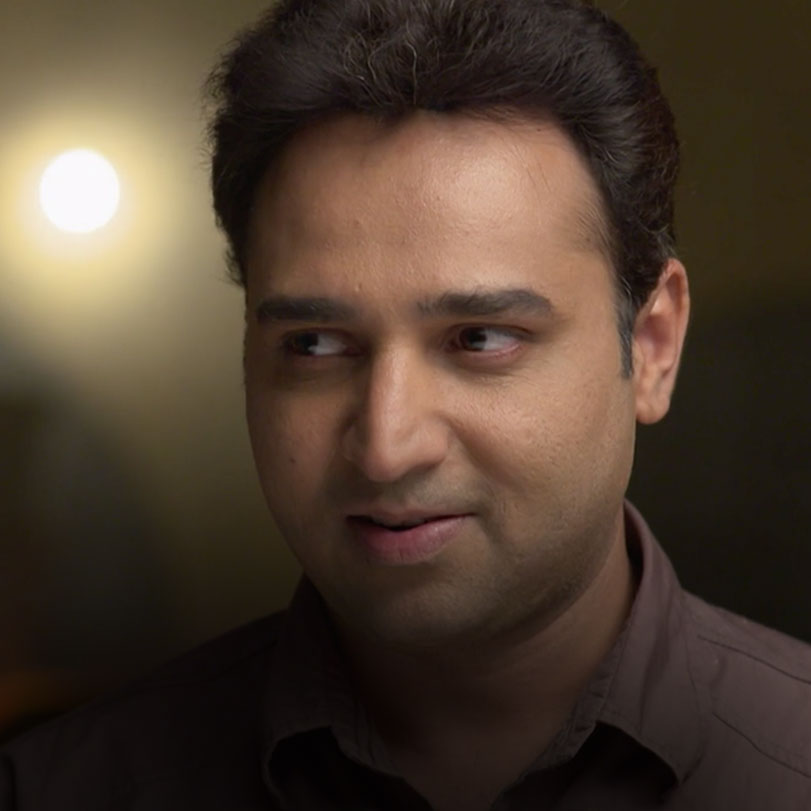 Pulkit speaks to his mother about his financial problem and Neerja ove