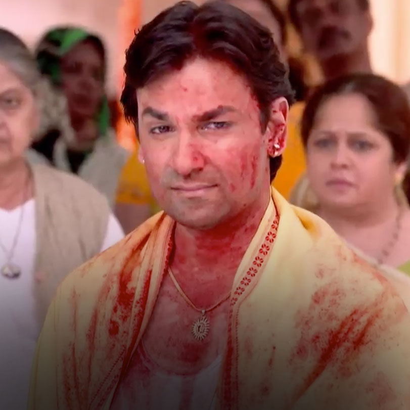 Manohar announces to the people of Begusarai that Satesh is the new ru