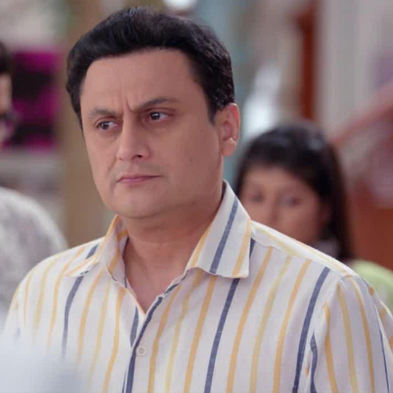 Mithai marries Siddharth and the whole family stands against them
