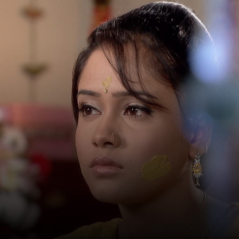 Indira is at the verge of death when Shweta discovers that she is preg
