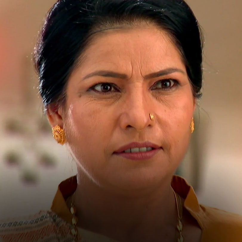 Pushpa’s daughter Namrata arrives to the house and Kashi and Soneedhi 