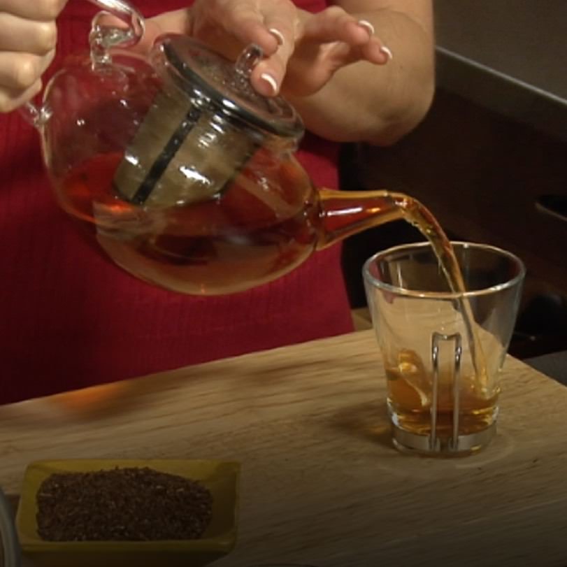 يمكن استخدام شاي المريمية الأحمر في علاج الربو والأرق والأكزيما وهو مش