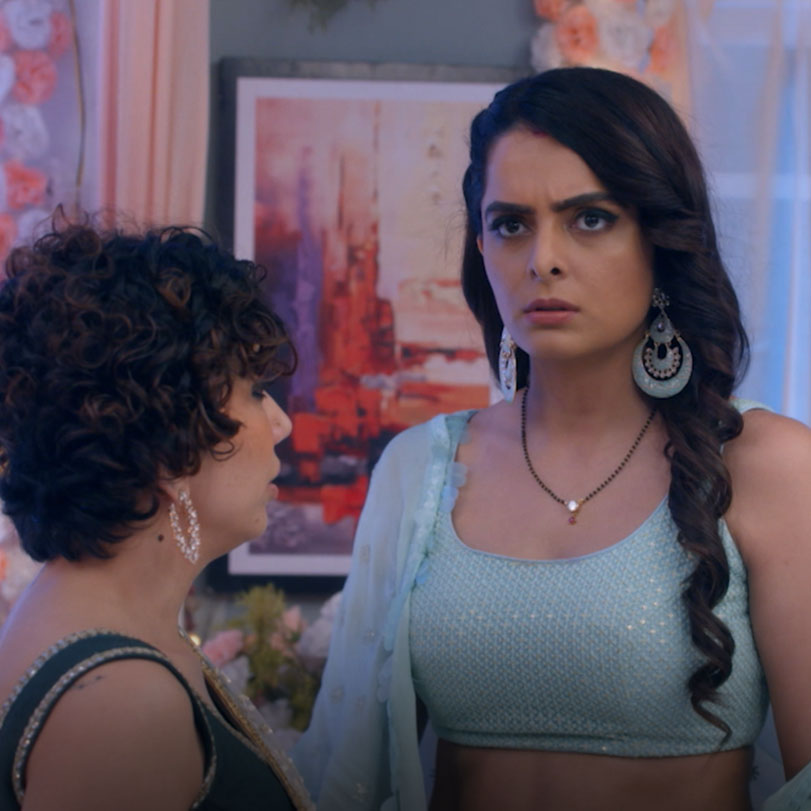 Mahira gets angry on seeing Karan dancing with Brita. Shirleen stands 