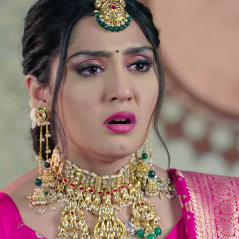 Devraj sees Maya on his wedding night and Krisha feels something stran