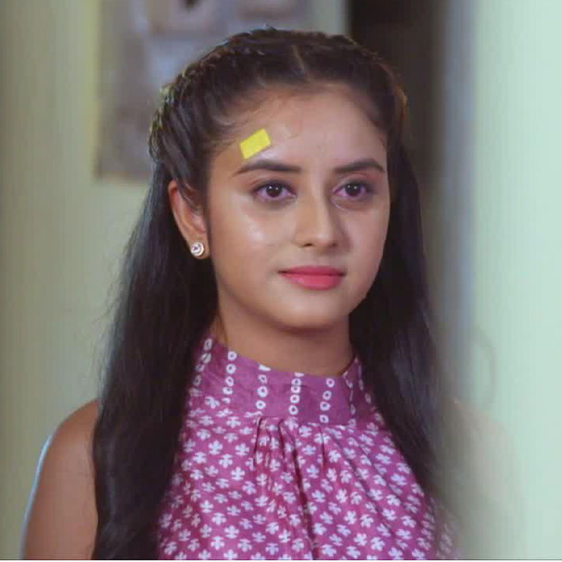 Shakun shows her hatred towards the Gajandra family and decides to tak