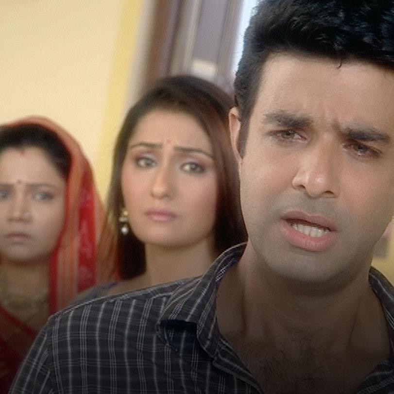 Rakash and Sansikar are shocked to see Abha living in a warehouse.