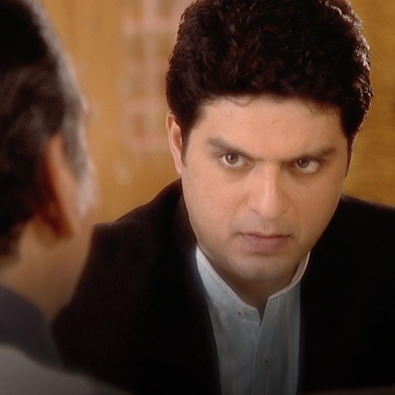 Sansikar starts working at Sania’s office. She advises Karan to return