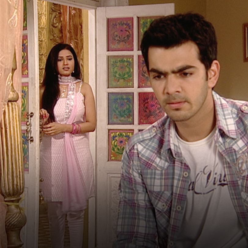 Abha discovers more things about Sansikar. But he blames her for his l