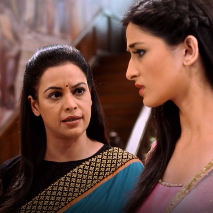 Pooja decides to work as a maid to support her family!