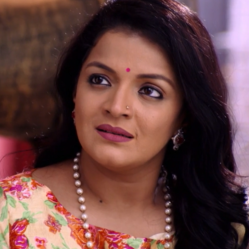 Pooja threatens Rahul and warns him if he tries to hurt Narain again, 