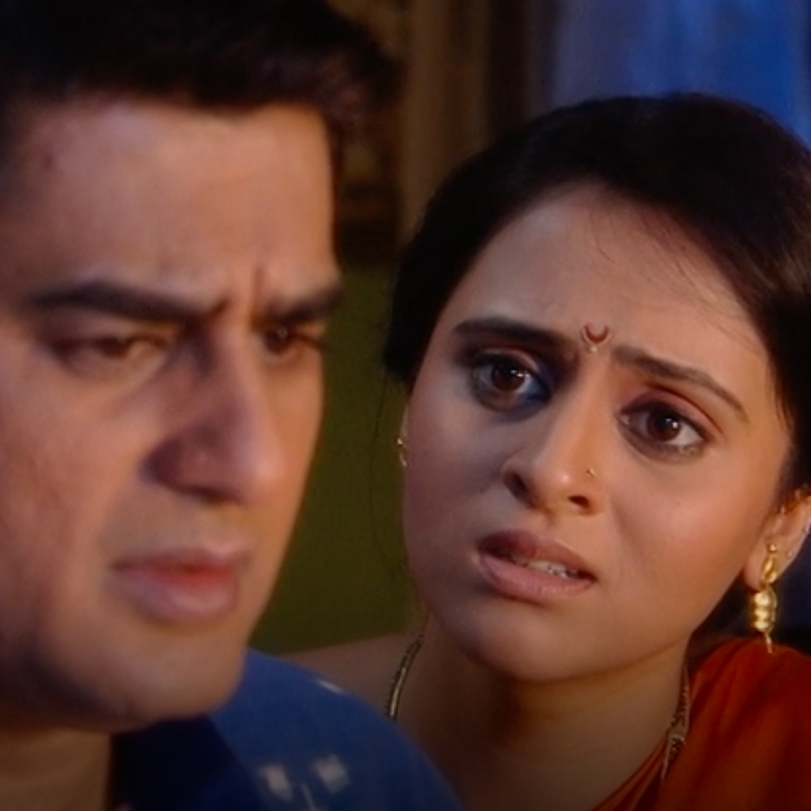 Nandini finds out her past that the family hides from her for years. W