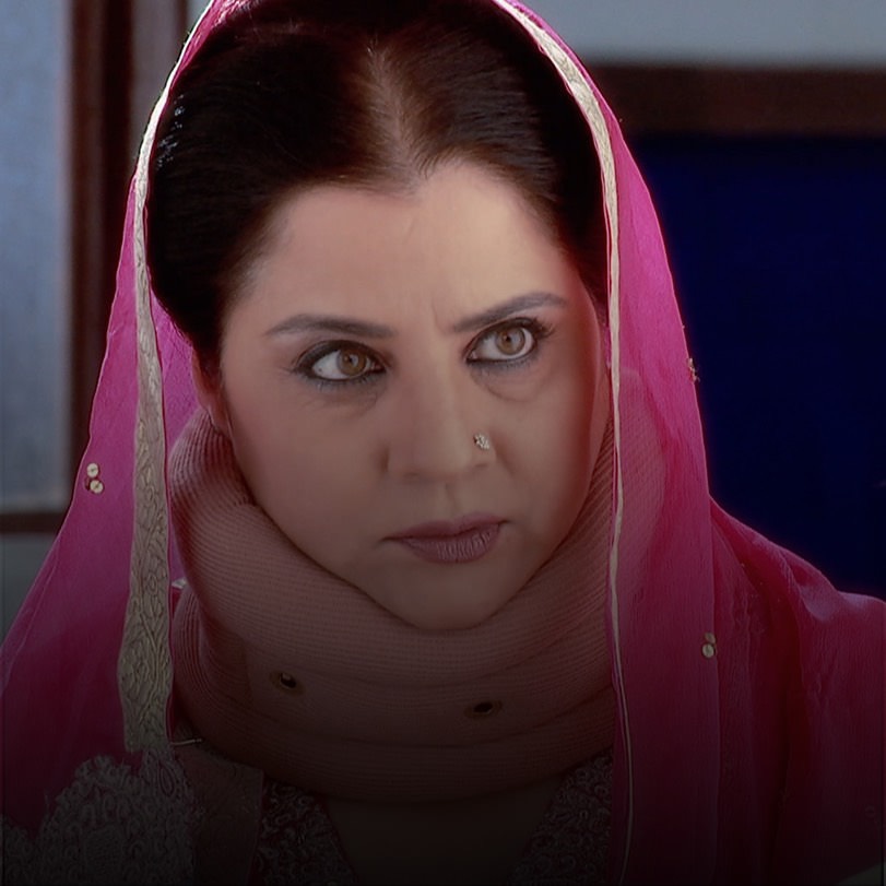 Emotions run high when Zoya searches for her father and Tanveer seems 