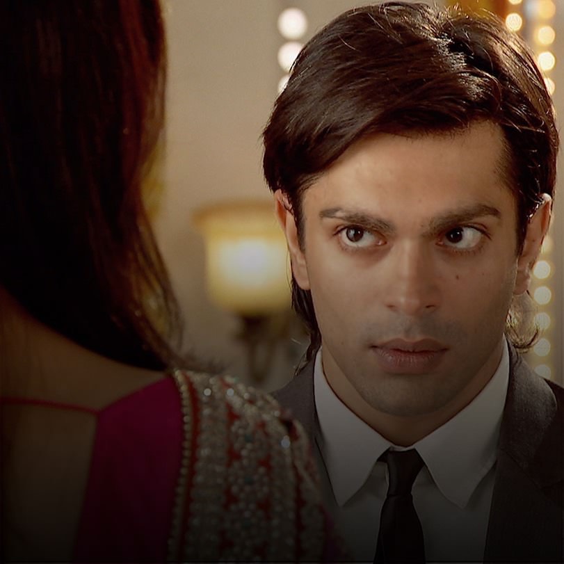 Asad will not handle seeing Zoya and Ayan together. Hassina is not tak