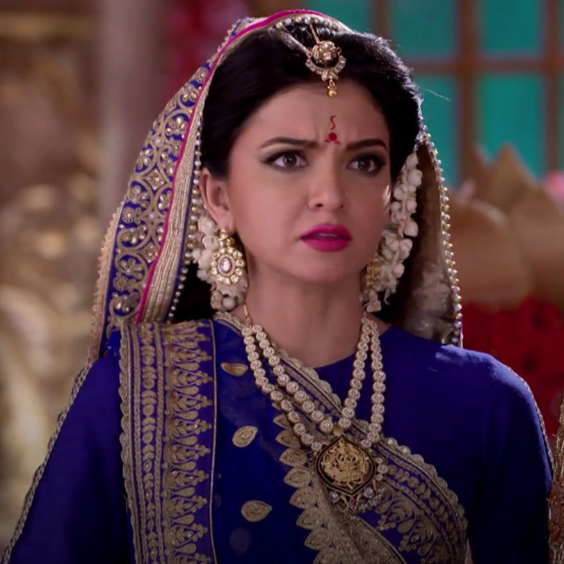 Gayatri becomes the queen but she has to stay away from the king in th