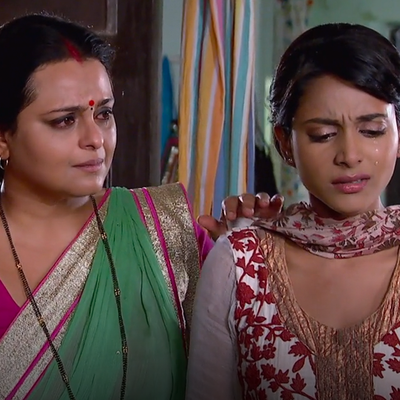 Ragaf is asking Kamla to convince Kalvana to forgive him
