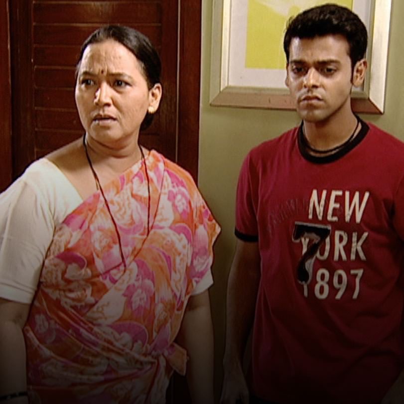 A heated argument between Bhagirathi and Janhavi pushes Shree to leave