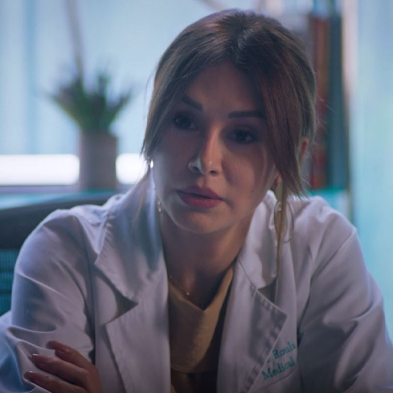 Roula, a doctor in the cancer clinic, encounters several problems. The