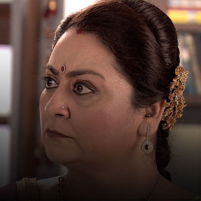 Suresh asks Pragya if she really wants to marry him.