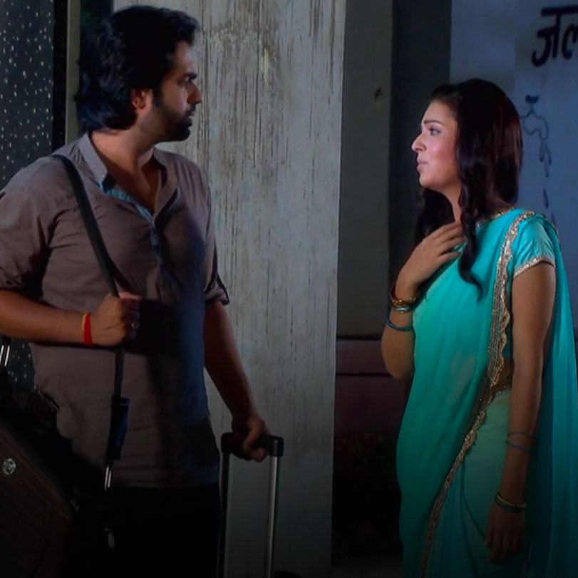 Rajo is taking care of Shivani and that what a prove to her that he lo