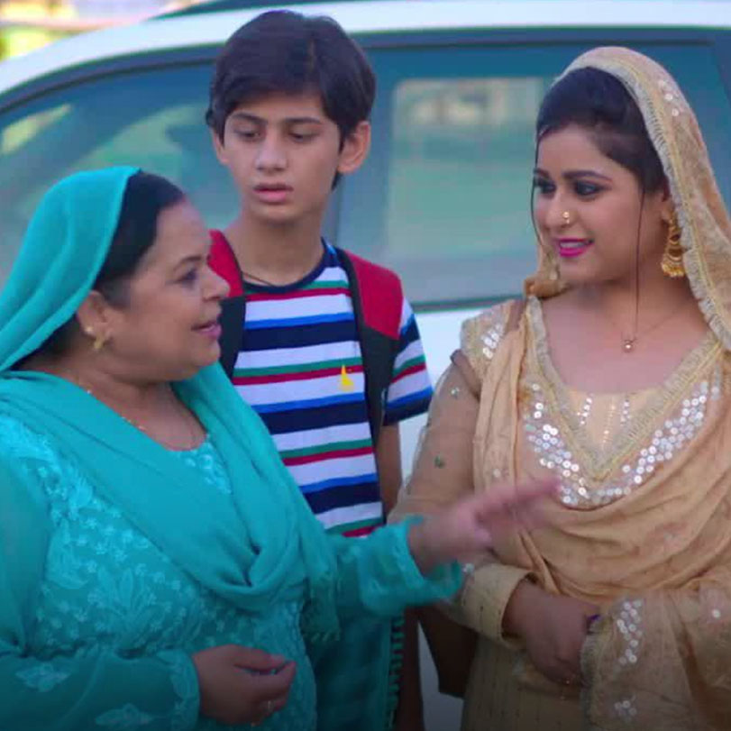 Merzak and Meshrak's family are forced to celebrate Eid in one house, 