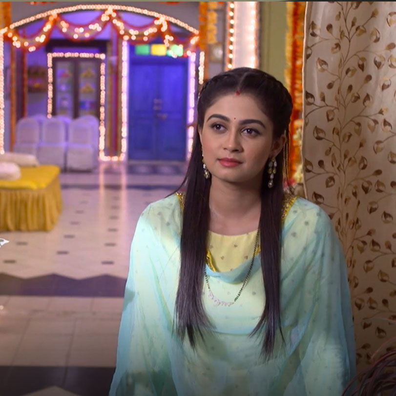 Bragyah is telling Abhi that she feel there is someone who want to kil