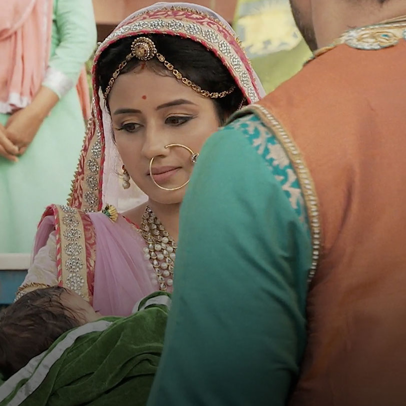 Jalal Al-Deen hurts Jodha unintentionally after getting into a fight.